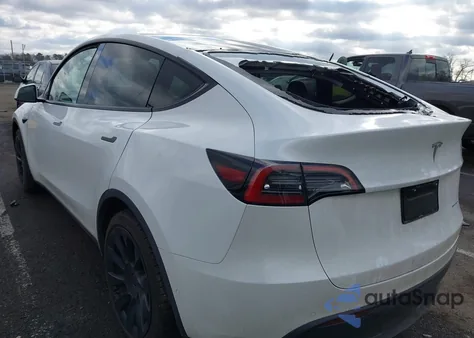 2021 Tesla Model Y Long Range Dual Motor All-Wheel Drive z USA, uszkodzony, nr VIN 5YJYGDEE7MF199436